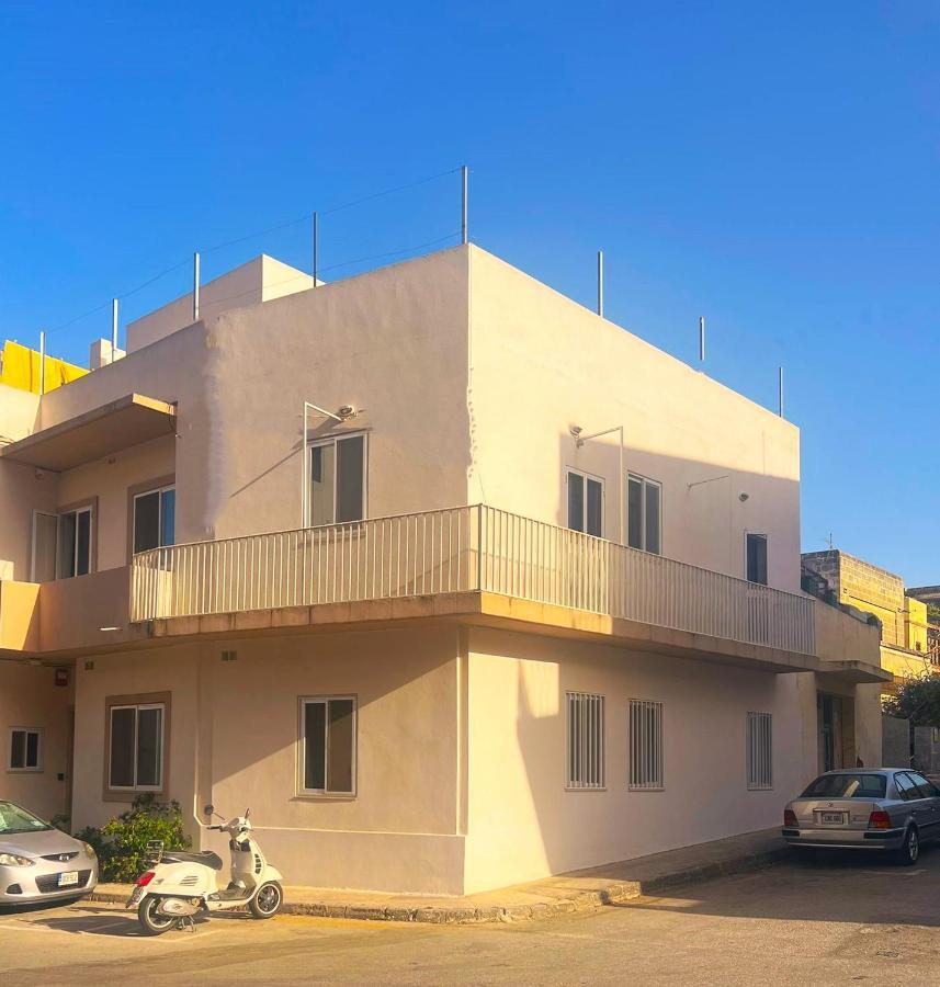 Smart Hostel Birkirkara Exteriör bild
